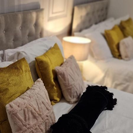 Shm Stays Leicester. Newly Renovated!! 15 Min Drive From City Centre, University. 9 Min Drive To Leicester City Stadium, 5 Min Drive To M1 & M69. 2 Min Walk To Bus Stop. Luaran gambar