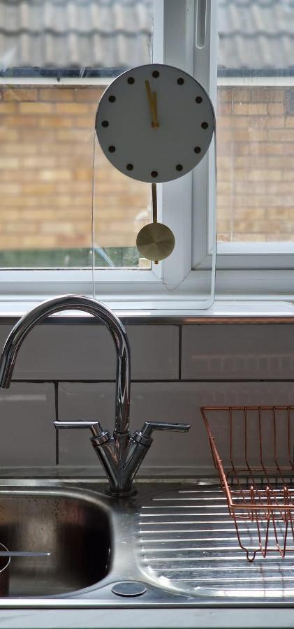 Shm Stays Leicester. Newly Renovated!! 15 Min Drive From City Centre, University. 9 Min Drive To Leicester City Stadium, 5 Min Drive To M1 & M69. 2 Min Walk To Bus Stop. Luaran gambar
