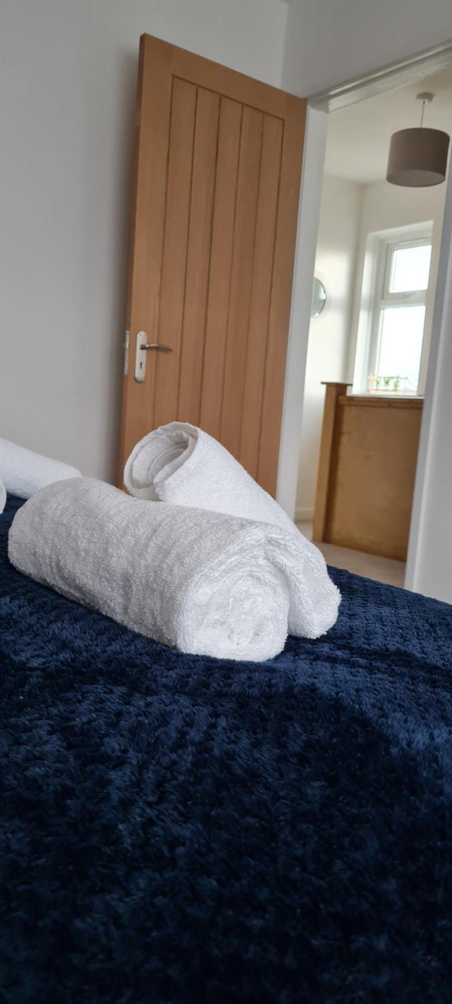 Shm Stays Leicester. Newly Renovated!! 15 Min Drive From City Centre, University. 9 Min Drive To Leicester City Stadium, 5 Min Drive To M1 & M69. 2 Min Walk To Bus Stop. Luaran gambar