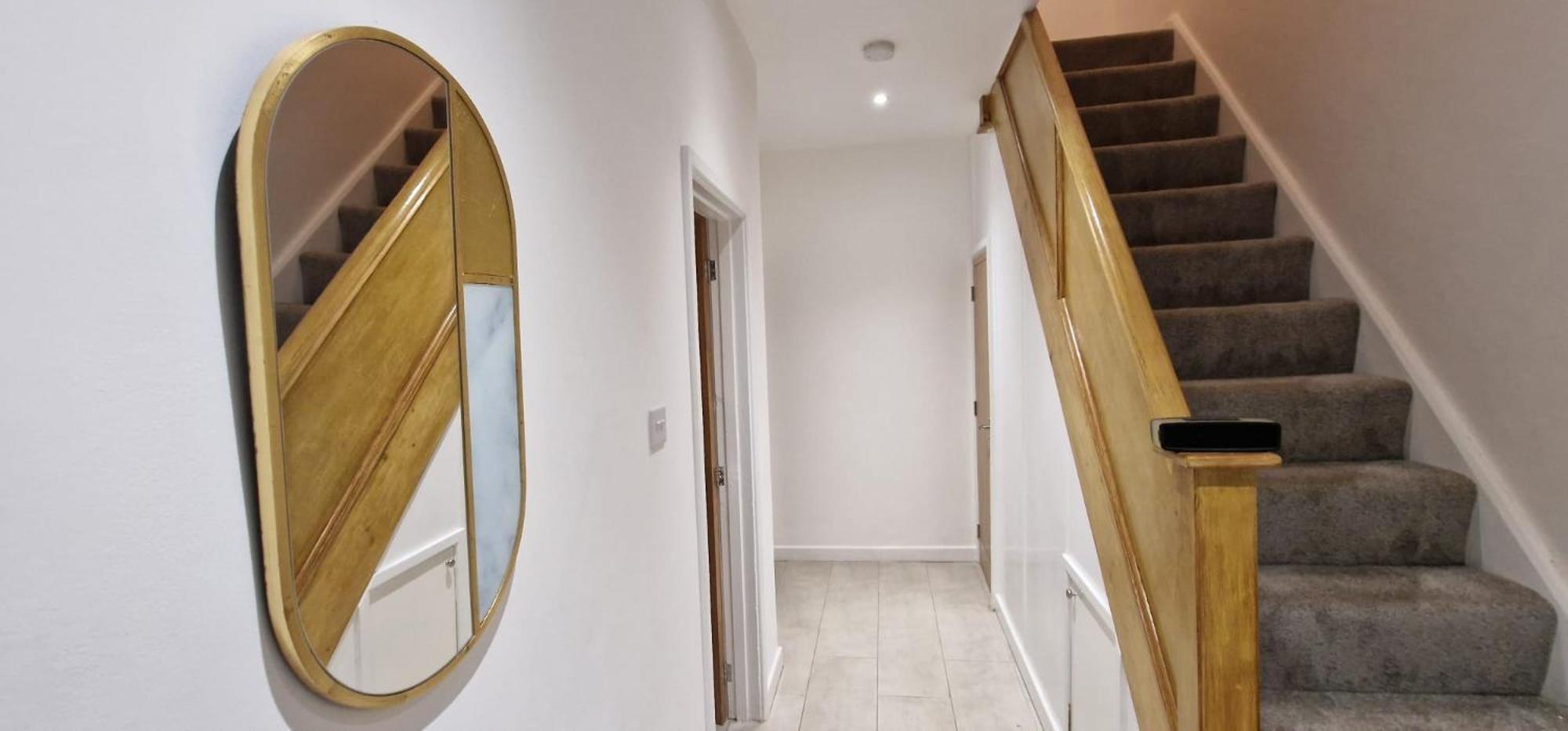 Shm Stays Leicester. Newly Renovated!! 15 Min Drive From City Centre, University. 9 Min Drive To Leicester City Stadium, 5 Min Drive To M1 & M69. 2 Min Walk To Bus Stop. Luaran gambar